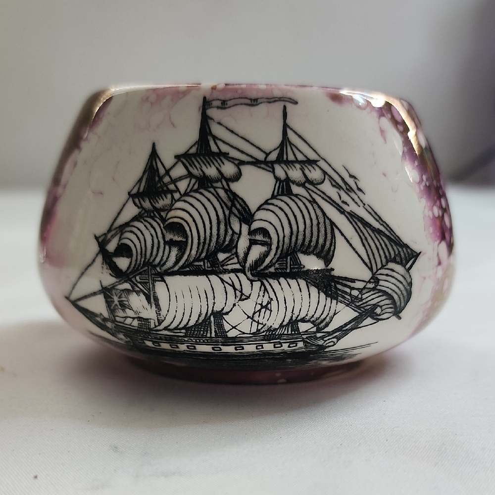 1945-50 Gray's Pottery Hand Painted Ship England Sugar Bowl Purple Vintage
